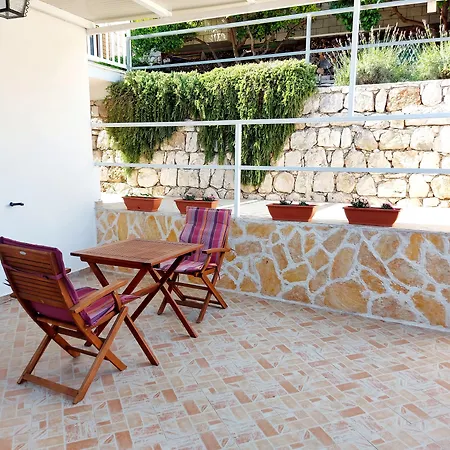 Nona 1 Hvar Town