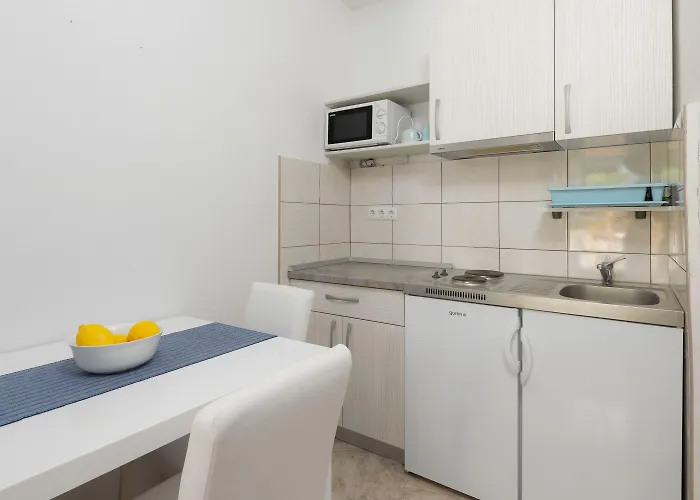 Appartement Nona 1 *