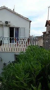 Appartement Nona 1 *