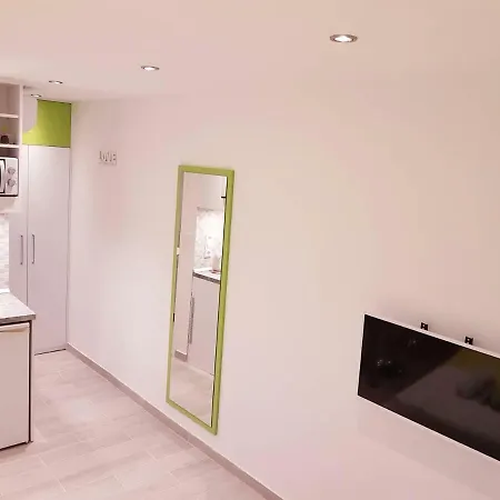 Appartement Nona 1 *